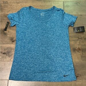 NWT Nike DriFit Loose Fit Women’s Size Large Tee